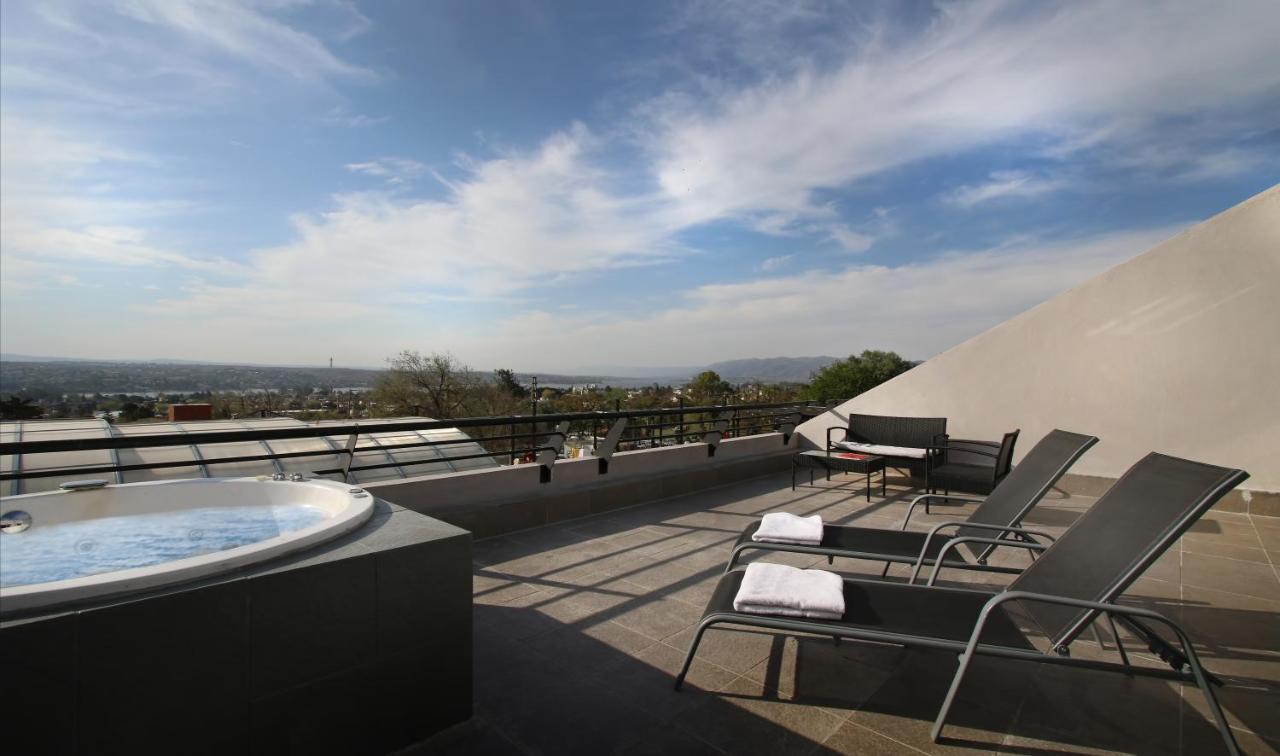 Pinares Panorama Suites, Spa & Convention Center Вилья-Карлос-Пас Экстерьер фото