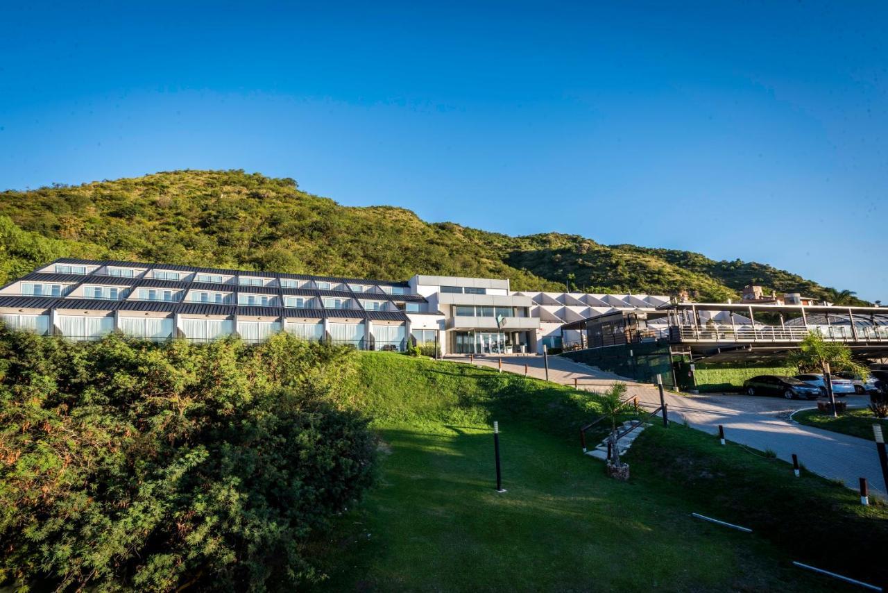 Pinares Panorama Suites, Spa & Convention Center Вилья-Карлос-Пас Экстерьер фото