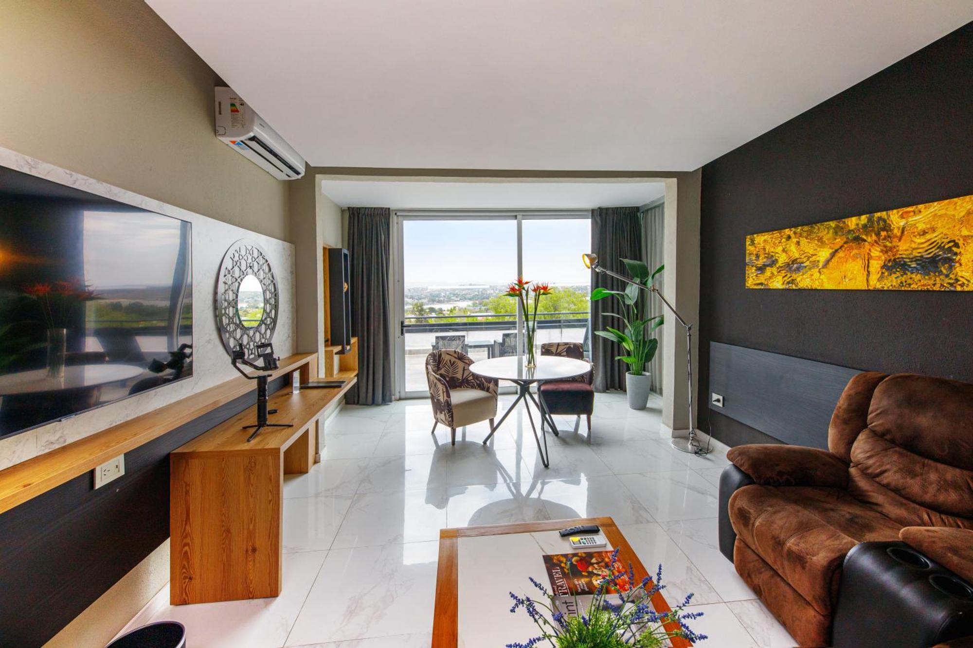 Pinares Panorama Suites, Spa & Convention Center Вилья-Карлос-Пас Экстерьер фото